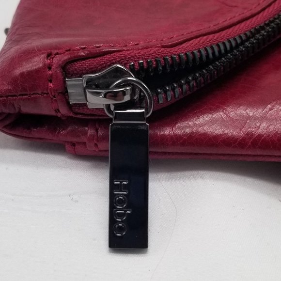 Hobo Daria Convertible Crimson Red Leather Cross Body Handbag Wristlet - Picture 2 of 8